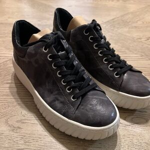 NIB Sofft Parkyn Leather Comfort Platform Sneaker Black Camo 8M